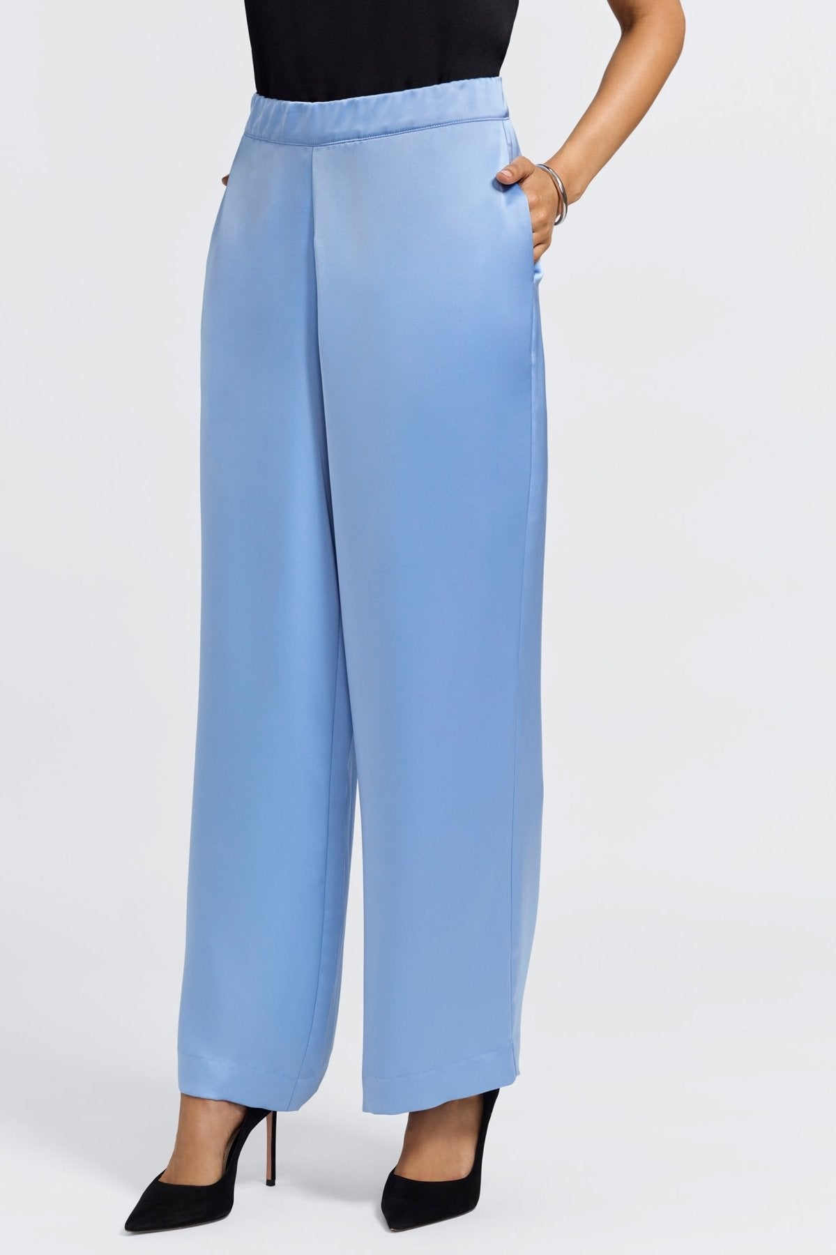 Hostess Beyond Silk Pull on Pant
