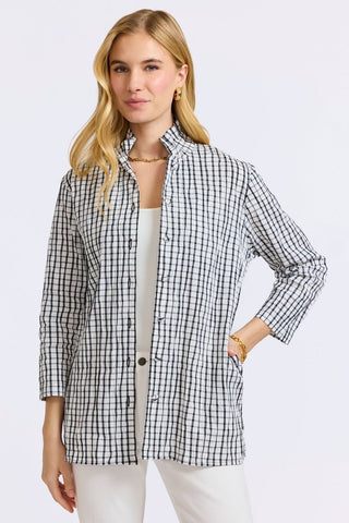 Front view of the 3/4 sleeve crinkle shirt jacket worn unbuttoned #color_White/Black