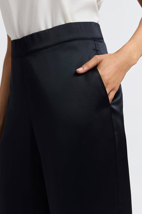 Hostess Beyond Silk Pull on Pant