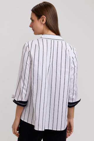 #color_white_black_stripe