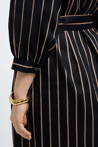 #color_black & almond