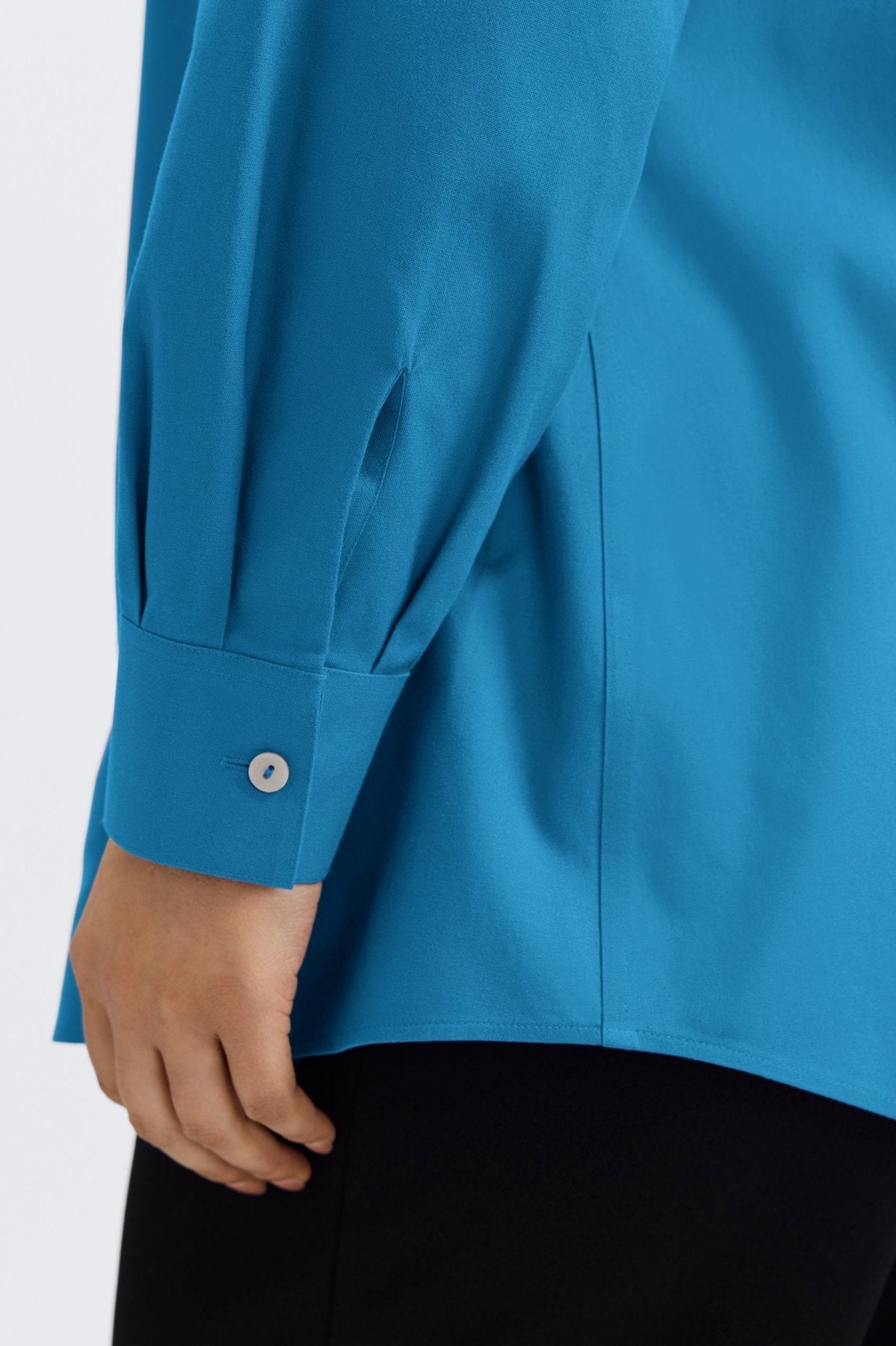 Cici Plus No Iron Pinpoint Long Sleeve Tunic