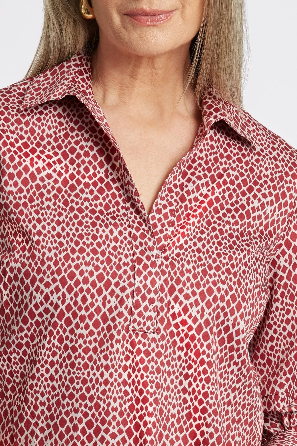 #color_ruby red abstract snakeskin