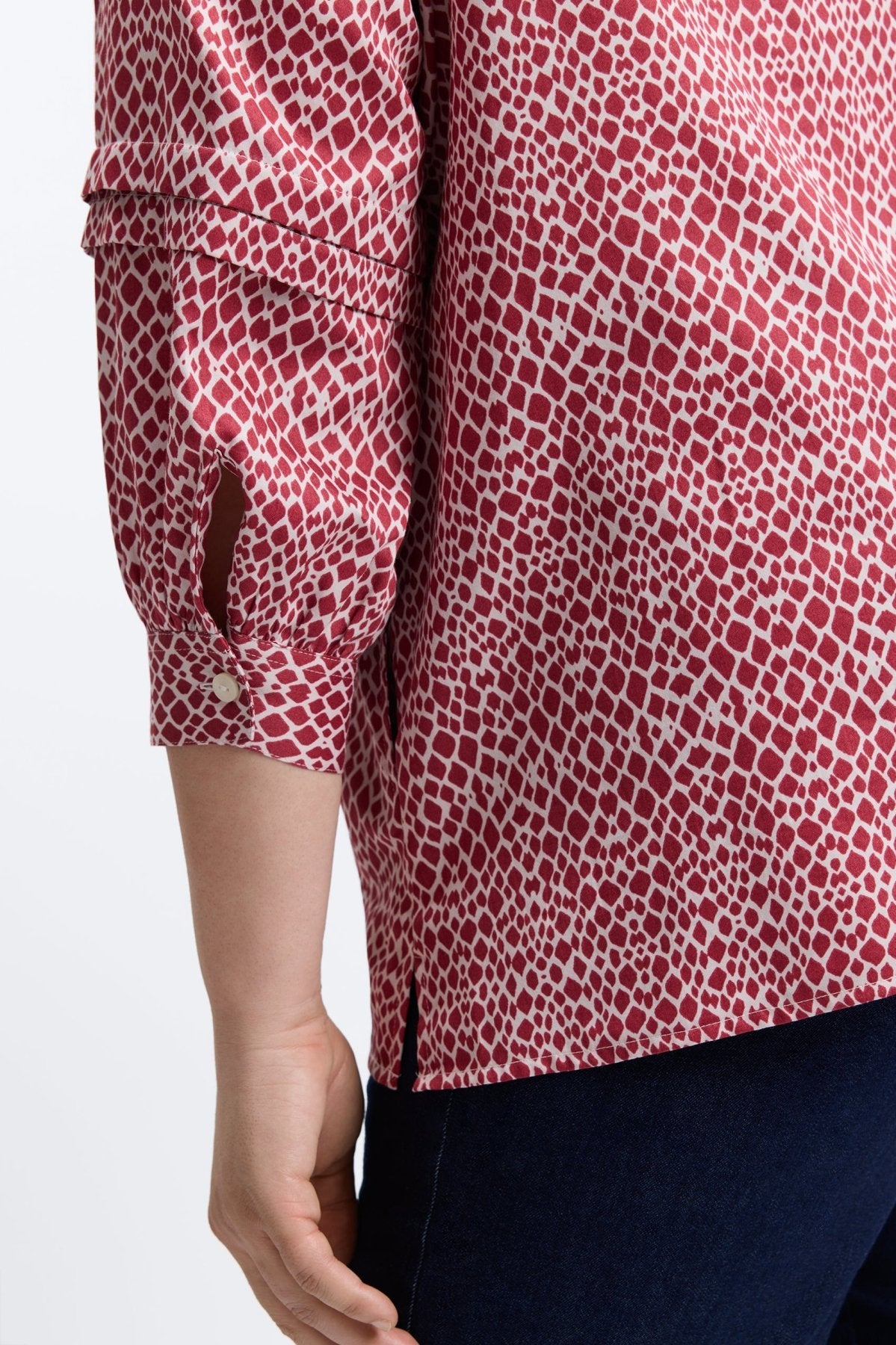 #color_Ruby Red Abstract Snakeskin