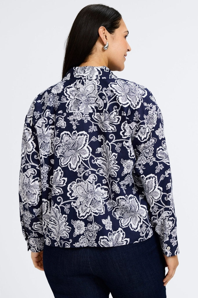 #color_navy/white woodblock floral