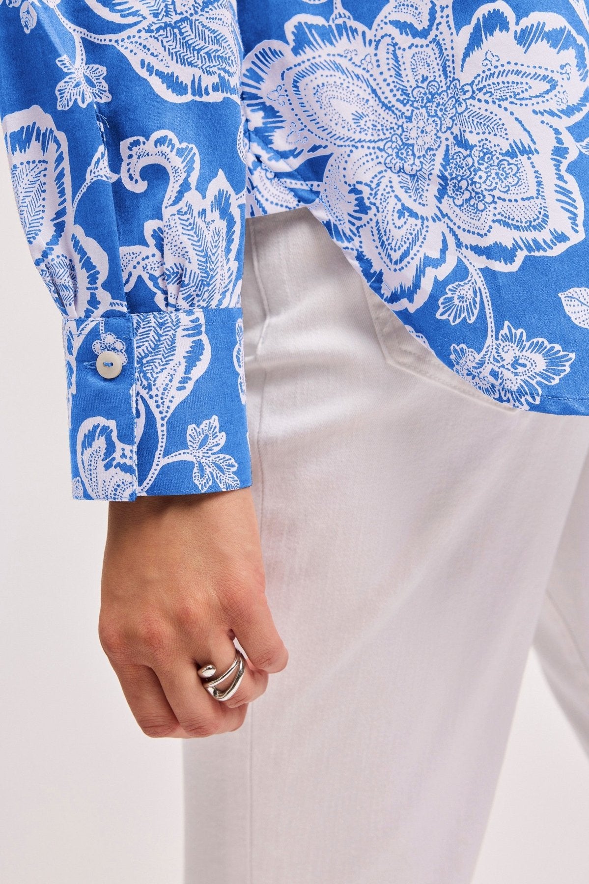 #color_cobalt blue/white woodblock floral