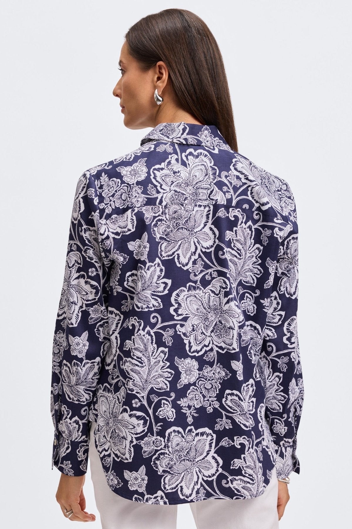#color_navy/white woodblock floral
