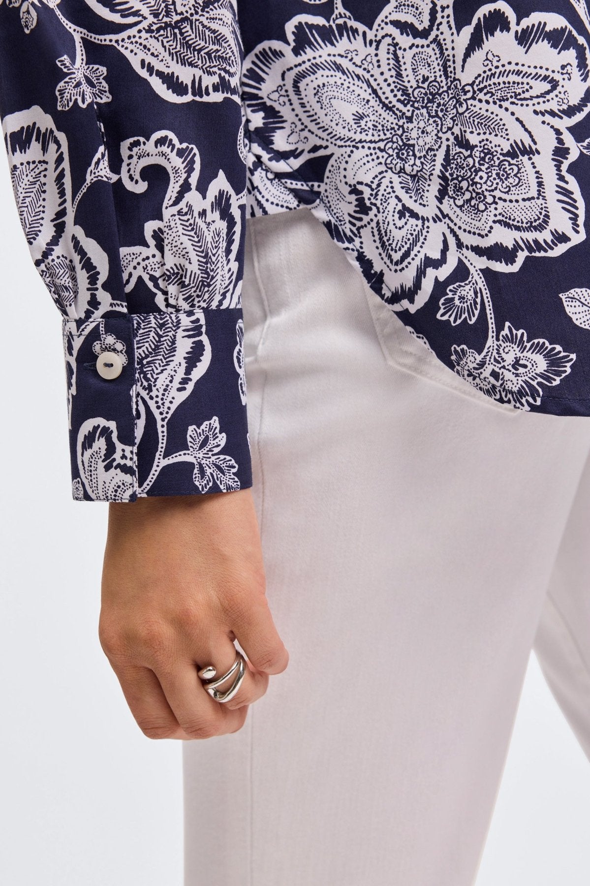 #color_navy/white woodblock floral