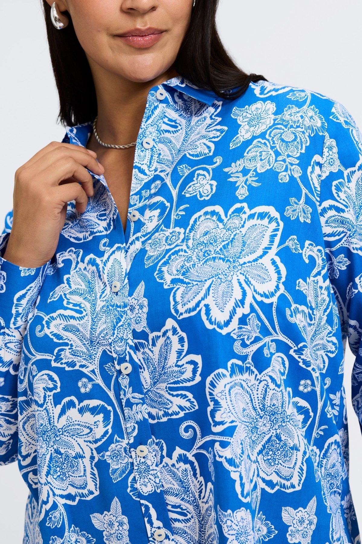 #color_cobalt blue/white woodblock floral