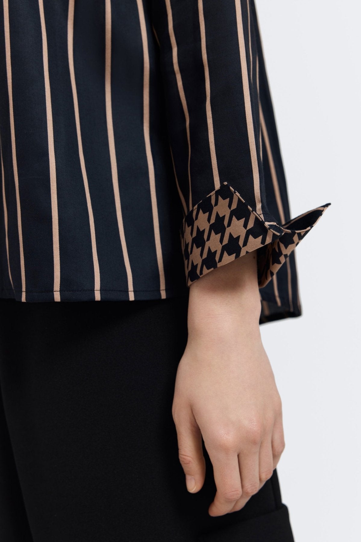 #color_black & almond