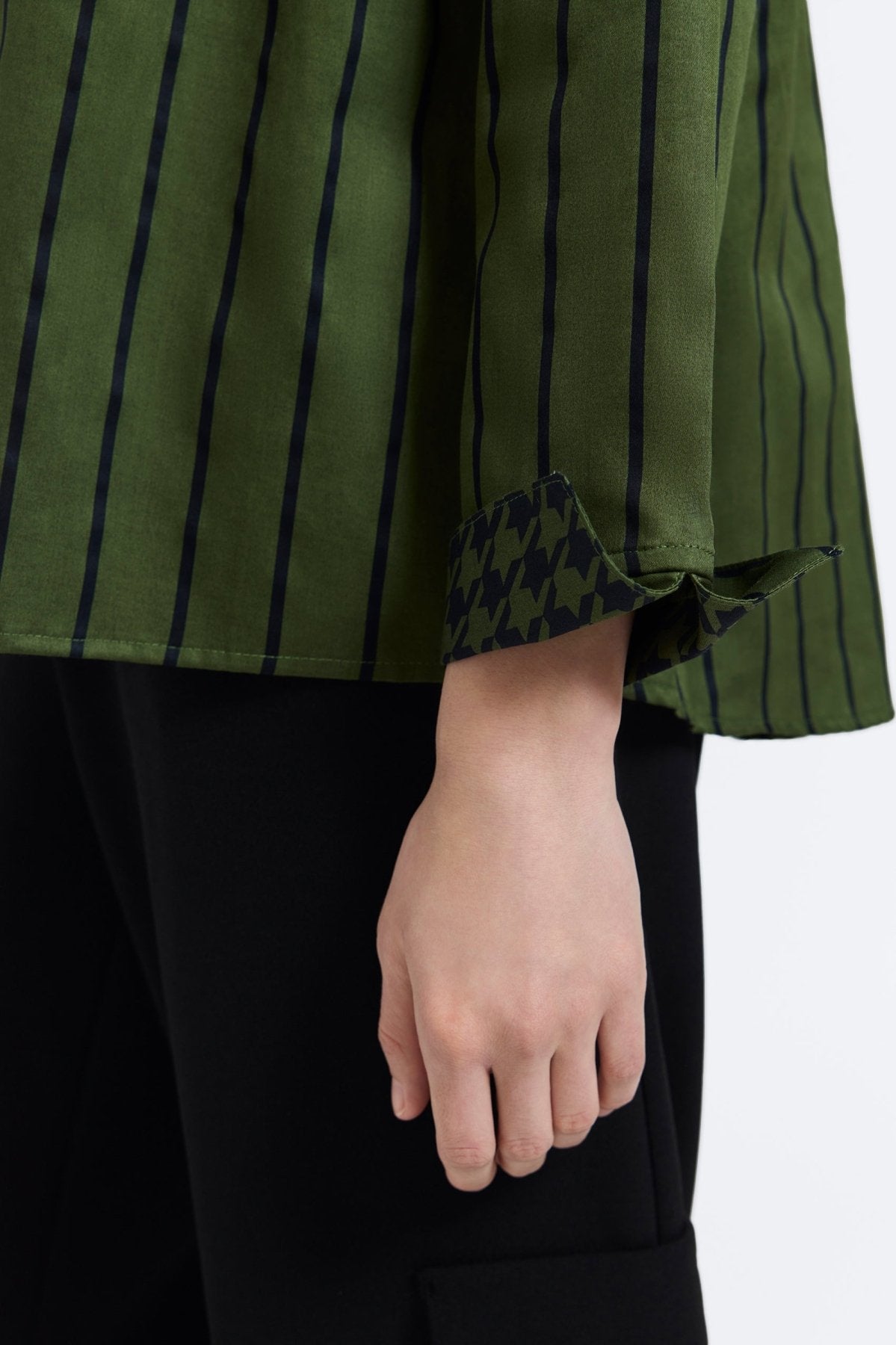 #color_basil & black