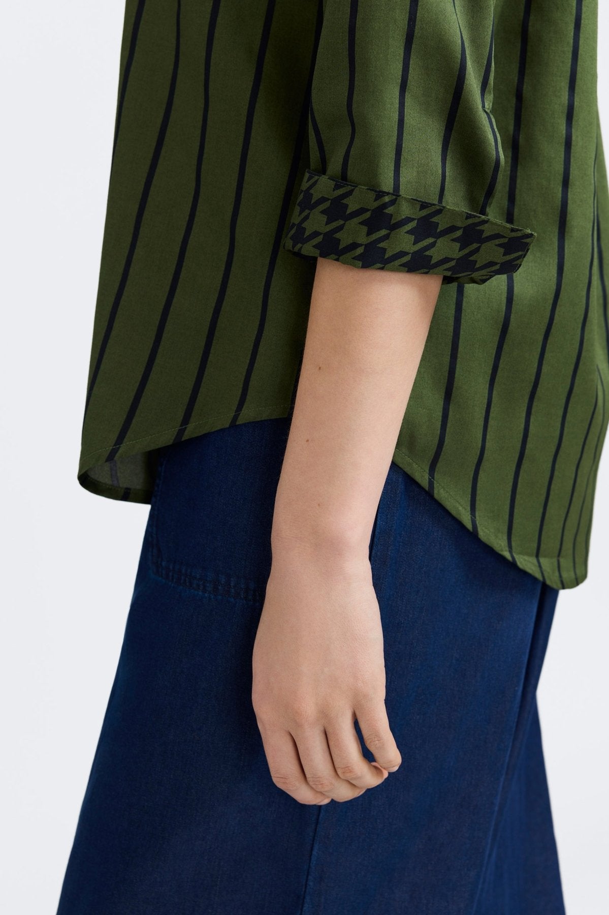 #color_basil & black