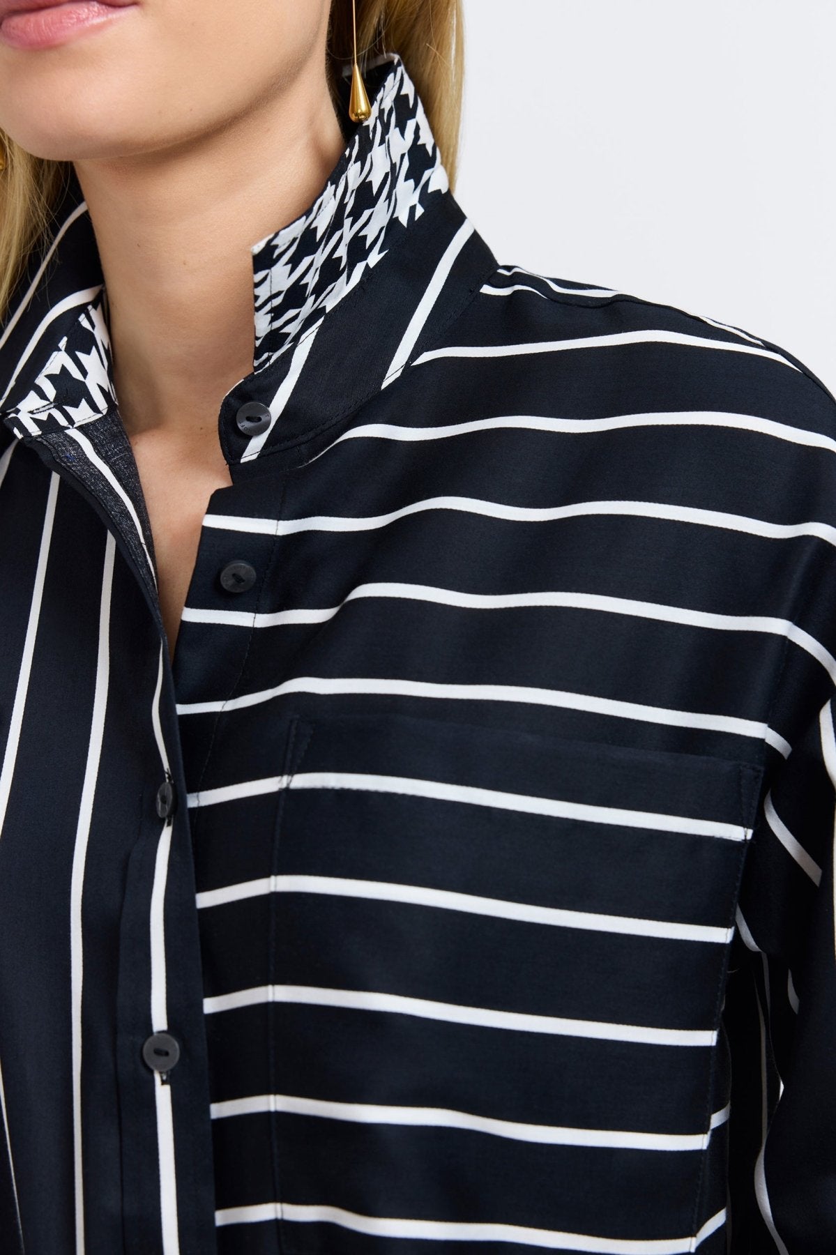 #color_black & white