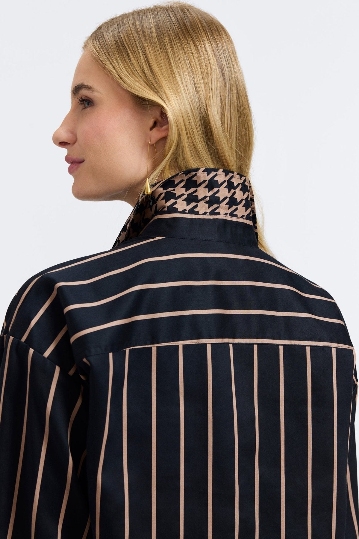 #color_black & almond