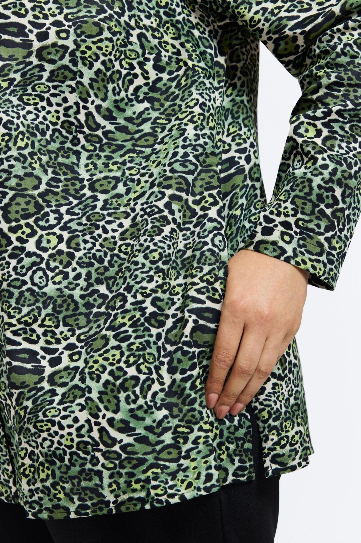 Carolina Plus Green Leopard Long Sleeve Shirt Jacket