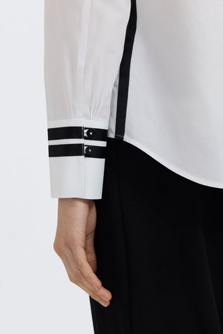 Close up view of the cuff on the sleeve of the  Brooke No Iron Pinpoint Long Sleeve Shirt #color_white