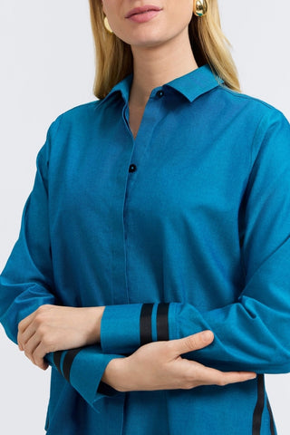 Front view of the  Brooke No Iron Pinpoint Long Sleeve Shirt worn by a woman with her arms crossed #color_teal 