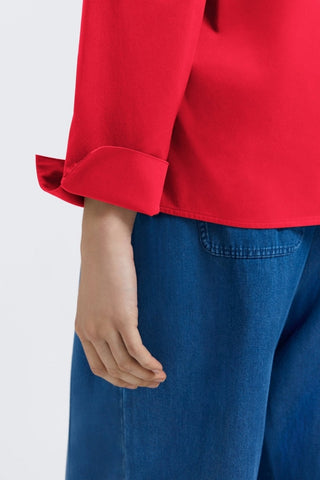 Close up view of the slit cuffs on the Tammy No Iron Stretch Long Sleeve Popover Shirt #color_simply red