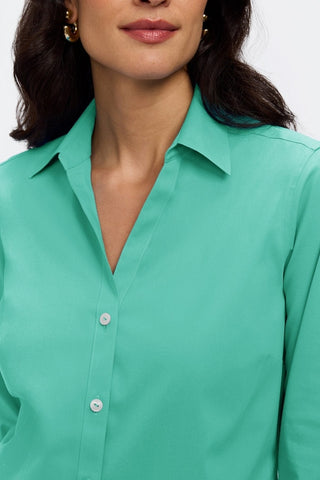 Zoomed in view on the collar and neckline of the Mary No Iron Stretch 3/4 Sleeve Shirt #color_biscay green 