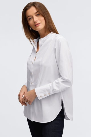 Long sleeve and button cuff of the Kris tunic #color_white