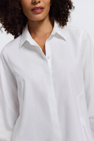 Close up of the Cici No Iron Pinpoint Long Sleeve Tunic showing the collar and neckline #color_white