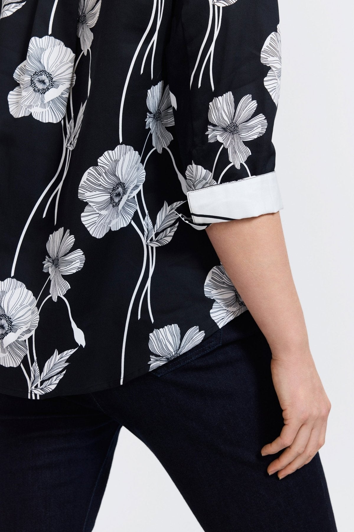 #color_dark black poppy