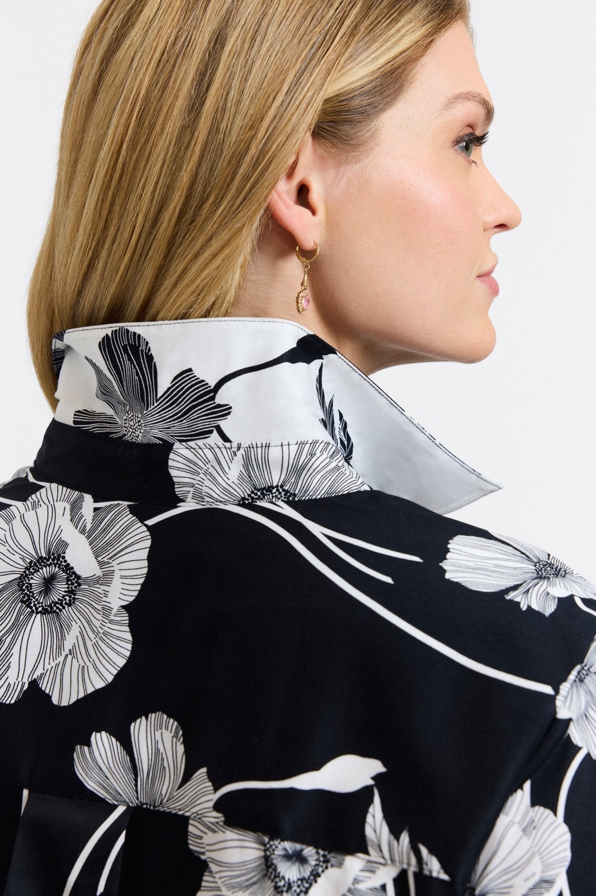 #color_dark black poppy