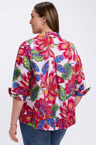 Back view of the Agnes Plus Paradise Blooms 3/4 Sleeve Shirt featuring the low kissing pleat 