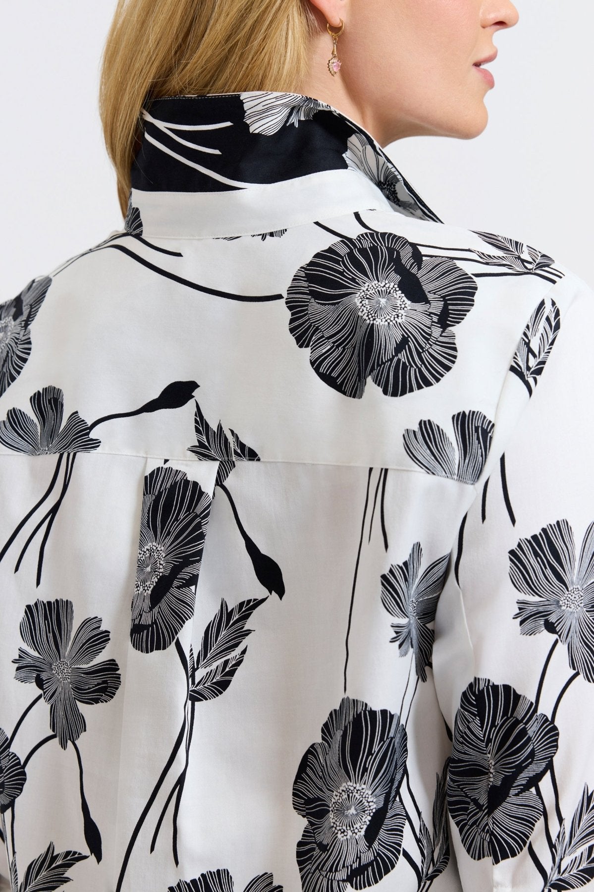 #color_light black poppy