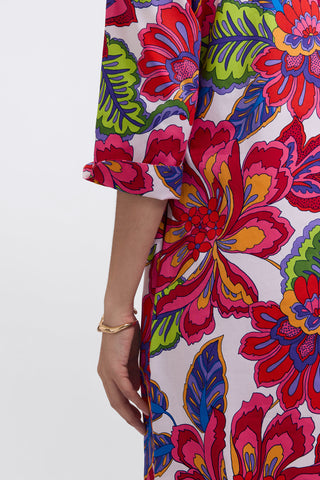 Close up of the 3/4 sleeves of the Vena Plus Paradise Blooms Dress hitting right below the elbow 