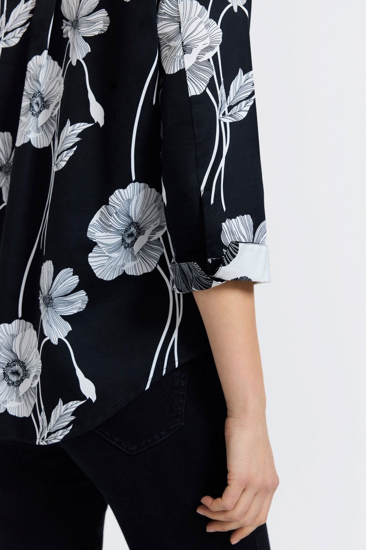 #color_dark black poppy