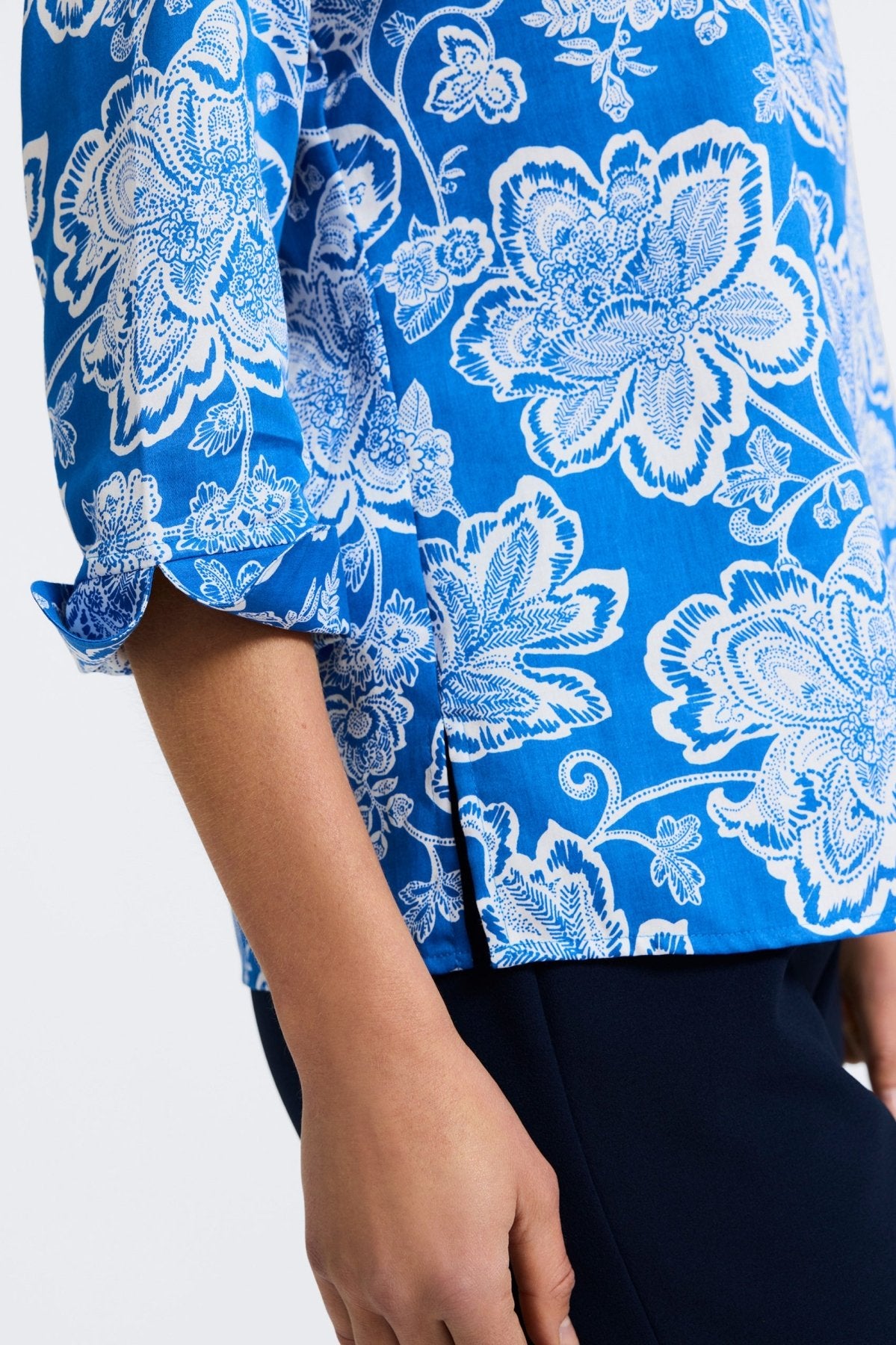 Vena Woodblock Floral 3/4 Sleeve Popover Shirt