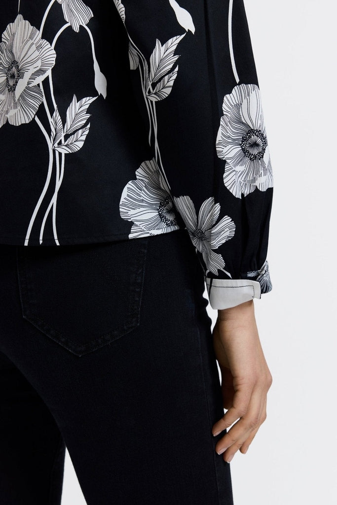 #color_dark black poppy