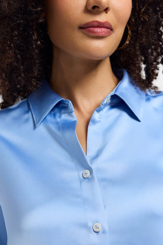 Collar of the Bianca long sleeve shirt #color_bel air blue