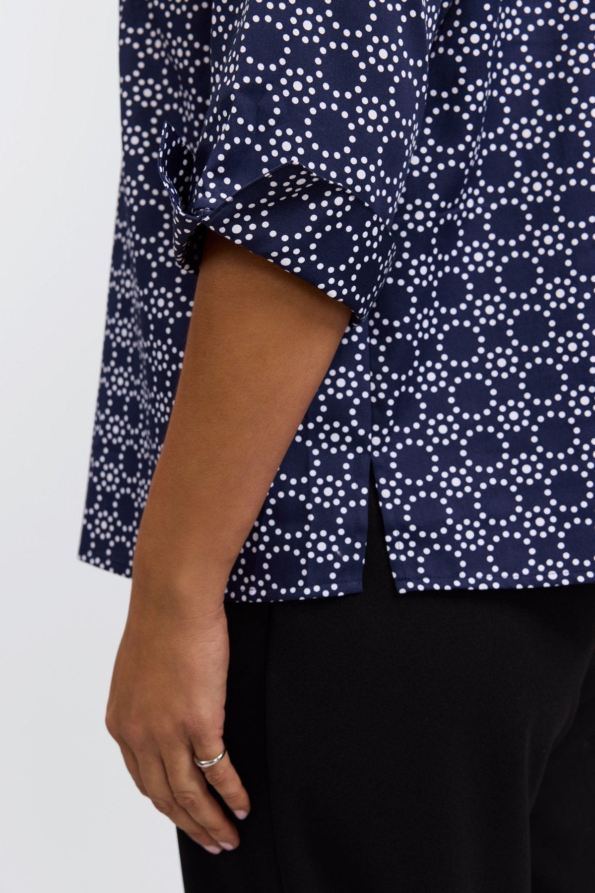 Tammy Plus Geo Circles 3/4 Sleeve Popover Shirt