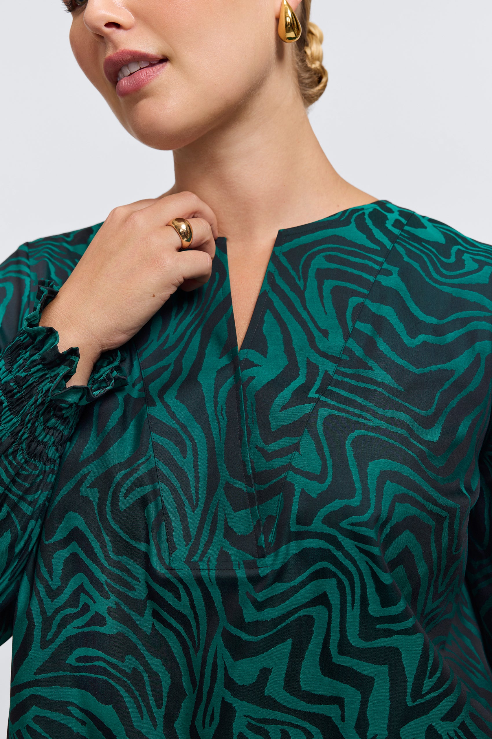 Alicia Plus Zebra Jacquard Long Sleeve Popover Shirt