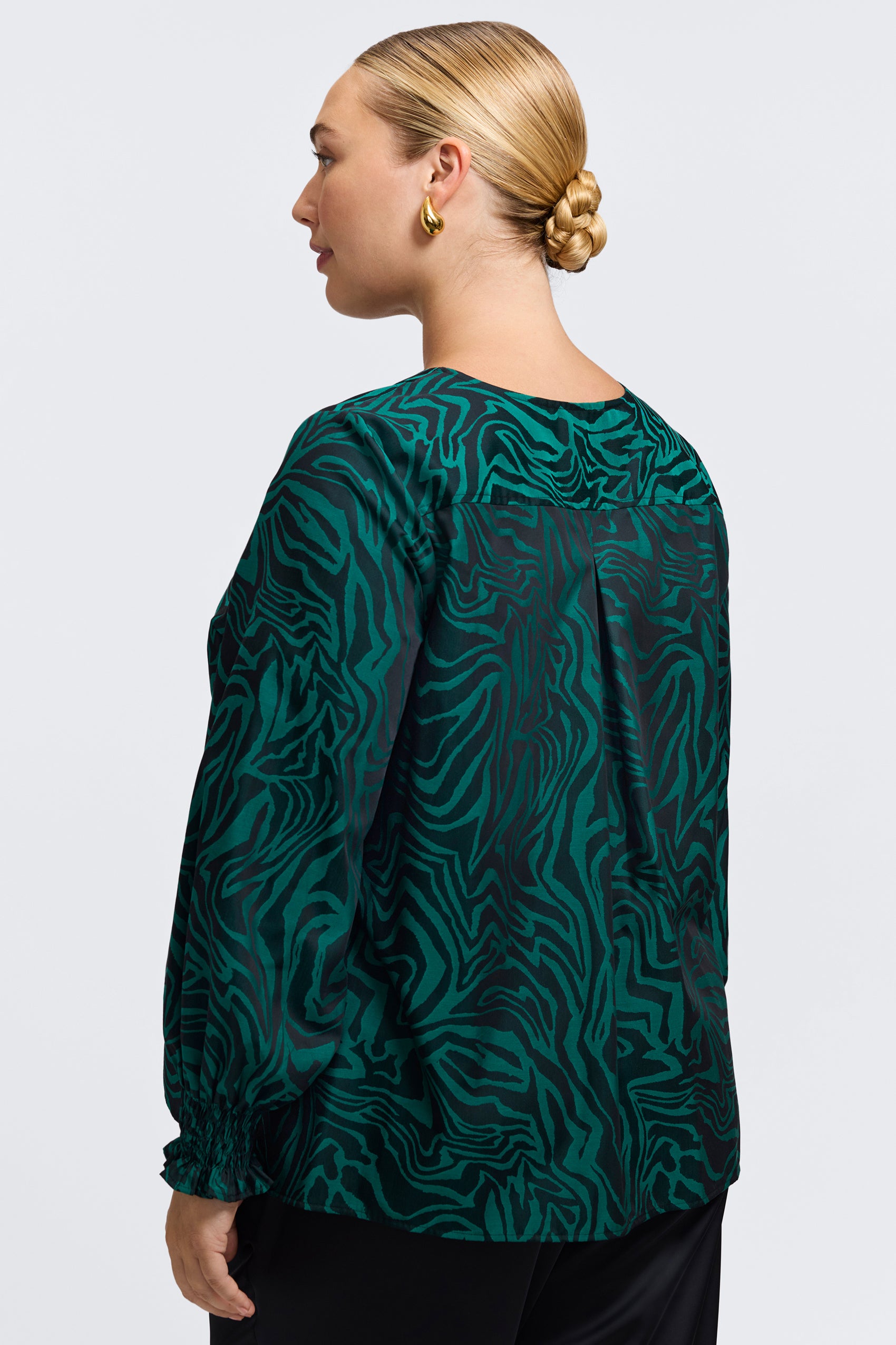 Alicia Plus Zebra Jacquard Long Sleeve Popover Shirt