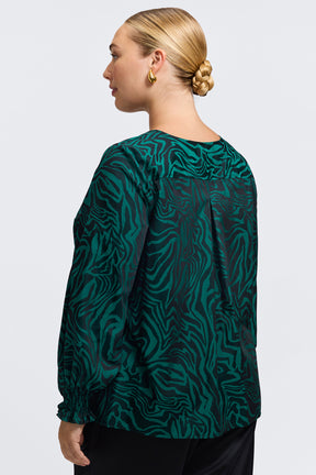 Alicia Plus Zebra Jacquard Long Sleeve Popover Shirt