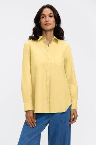 Front view of woman wearing the Boyfriend Pinpoint Non-Iron Tunic #color_lemon