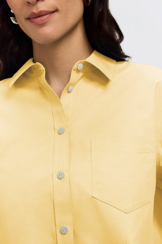 Close up of collar and chest pocket on the Boyfriend Pinpoint Non-Iron Tunic #color_lemon