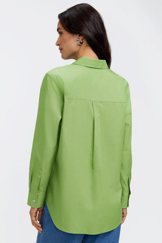 Back view of a woman wearing the Boyfriend Pinpoint Non-Iron Tunic #color_mojito