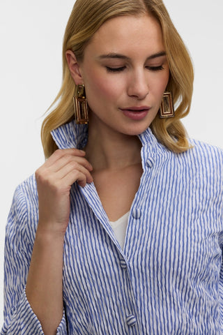 #color_white/blue crinkle jacquard