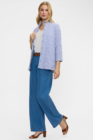 #color_white/blue crinkle jacquard