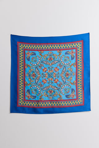 Full view of the Jacobean Floral Scarf
laid out to full size showing the full symmetrical pattern 