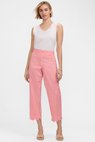 Wide angle of gingham capri pants 
#color_georgia peach/white gingham