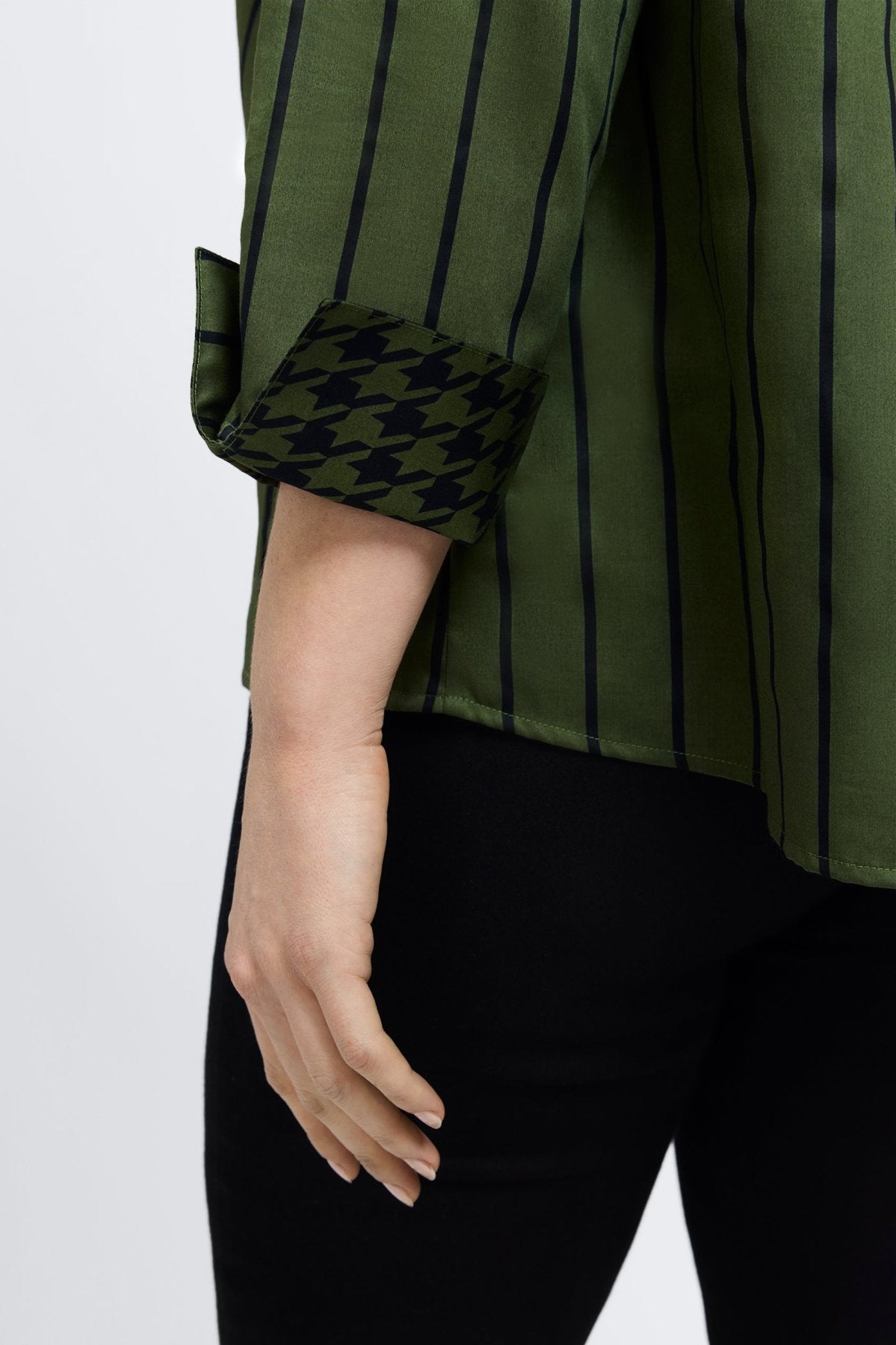 #color_basil & black